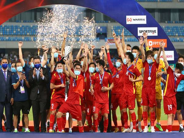 Bóng đá VN trưa 9/3: U23 Việt Nam nhận thêm tiền thưởng