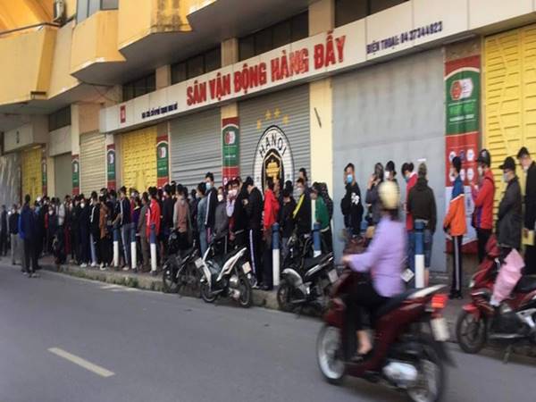 Bóng đá Việt Nam 4/4: Sốt vé trận cuối của Quang Hải đá cho Hà Nội FC