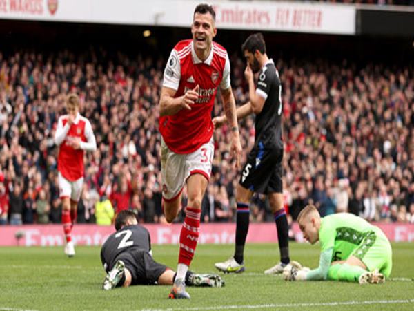 Tin Arsenal 21/3: Arsenal là ông vua của London