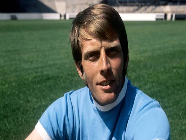 Alan Oakes – Huyền thoại âm thầm của Man City