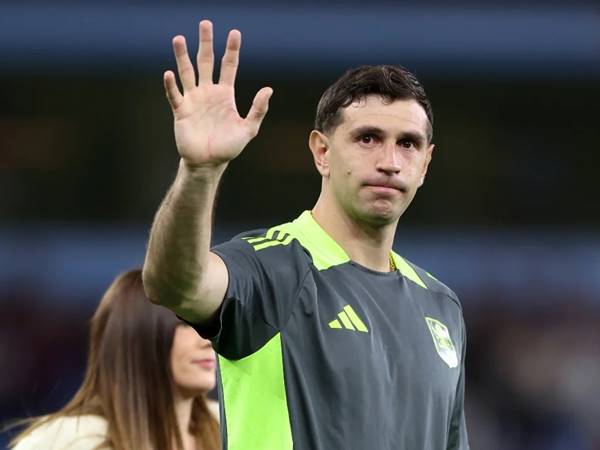 Tin bóng đá 2/6: Man Utd quan tâm sát sao đến Martinez