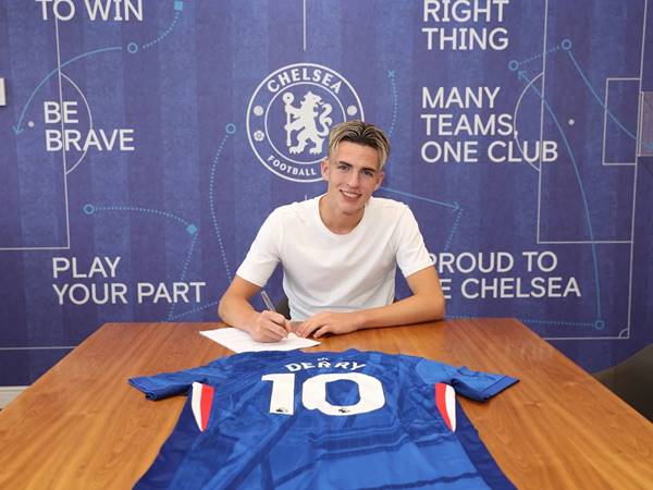 Tương lai sáng tại Stamford Bridge của Jesse Derry