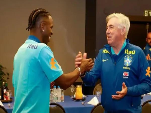 Ancelotti cải thiện lối chơi và chiến thuật của Brazil