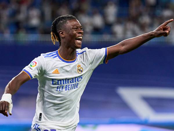 Tin Man Utd: Quyết đấu PSG vụ Eduardo Camavinga