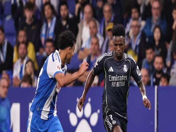 Vinicius Junior tỏa sáng trong hiệp hai